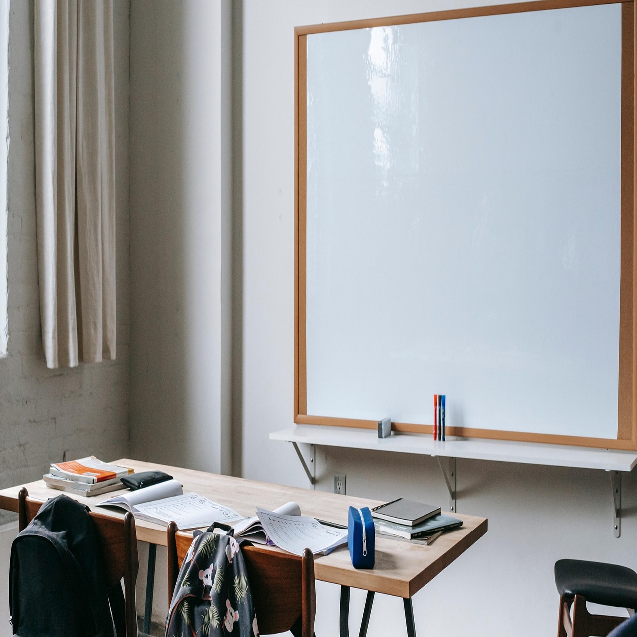 découvrez tout sur les internats : avantages, fonctionnement, critères de choix et conseils pour bien préparer votre séjour en école boarding school.