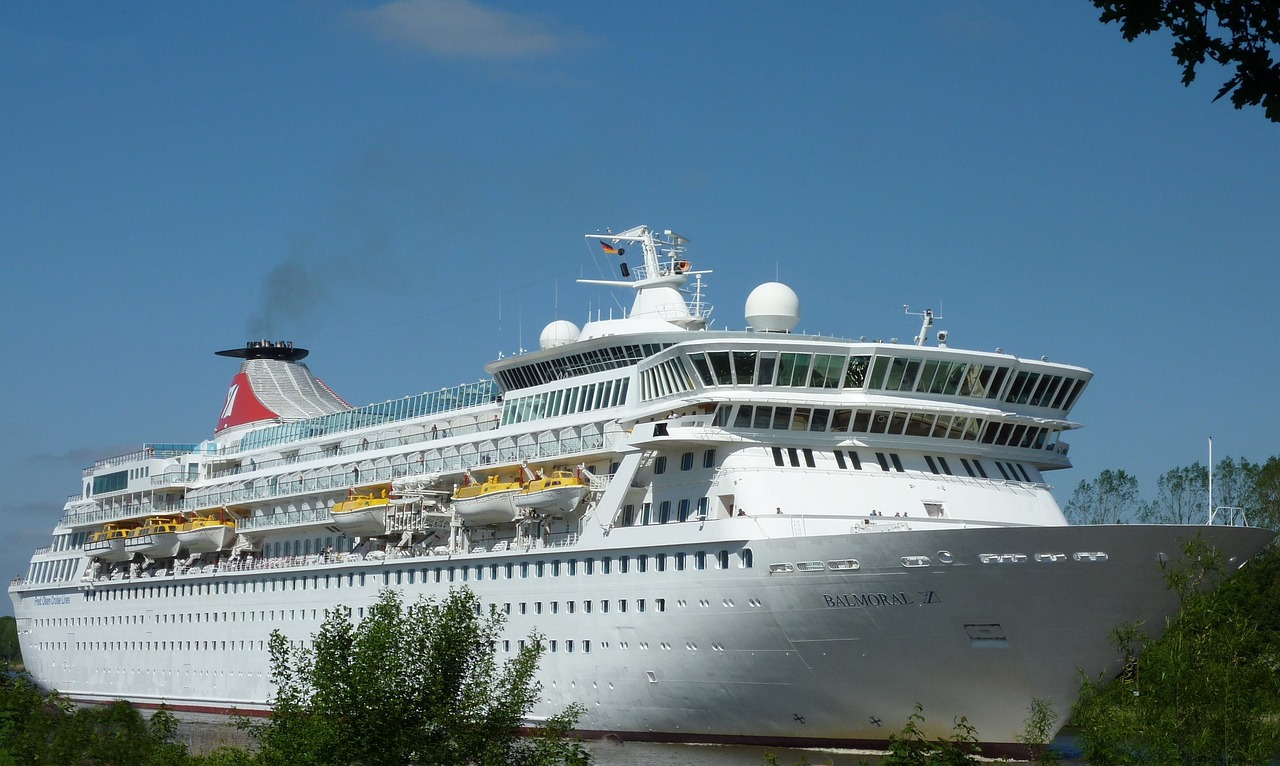 découvrez l'expérience inoubliable à bord d'un navire de croisière, alliant confort, divertissement et escales de rêve autour du monde.