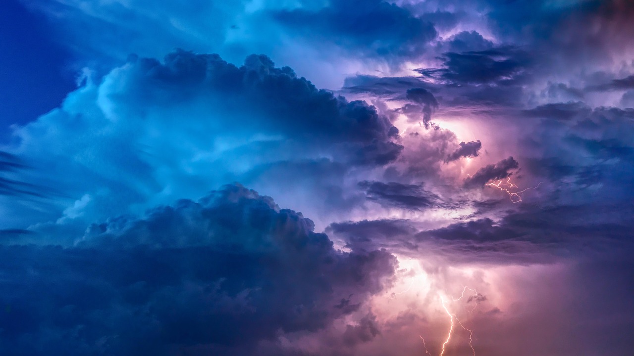 consultez les dernières prévisions météo en temps réel pour votre région et restez informé des conditions climatiques.