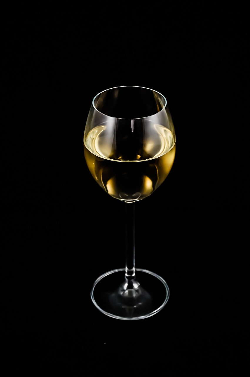 découvrez notre sélection de vins blancs raffinés, parfaits pour accompagner vos repas et célébrations. explorez des saveurs fraîches et élégantes pour toutes les occasions.