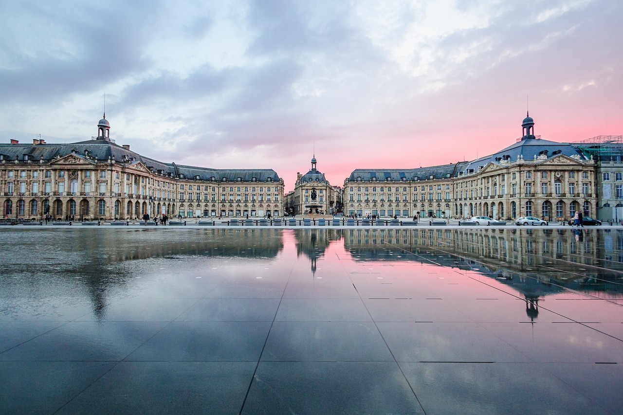 découvrez toute l'actualité, les matchs, les joueurs et l'histoire des girondins de bordeaux, le club de football emblématique de la région nouvelle-aquitaine.