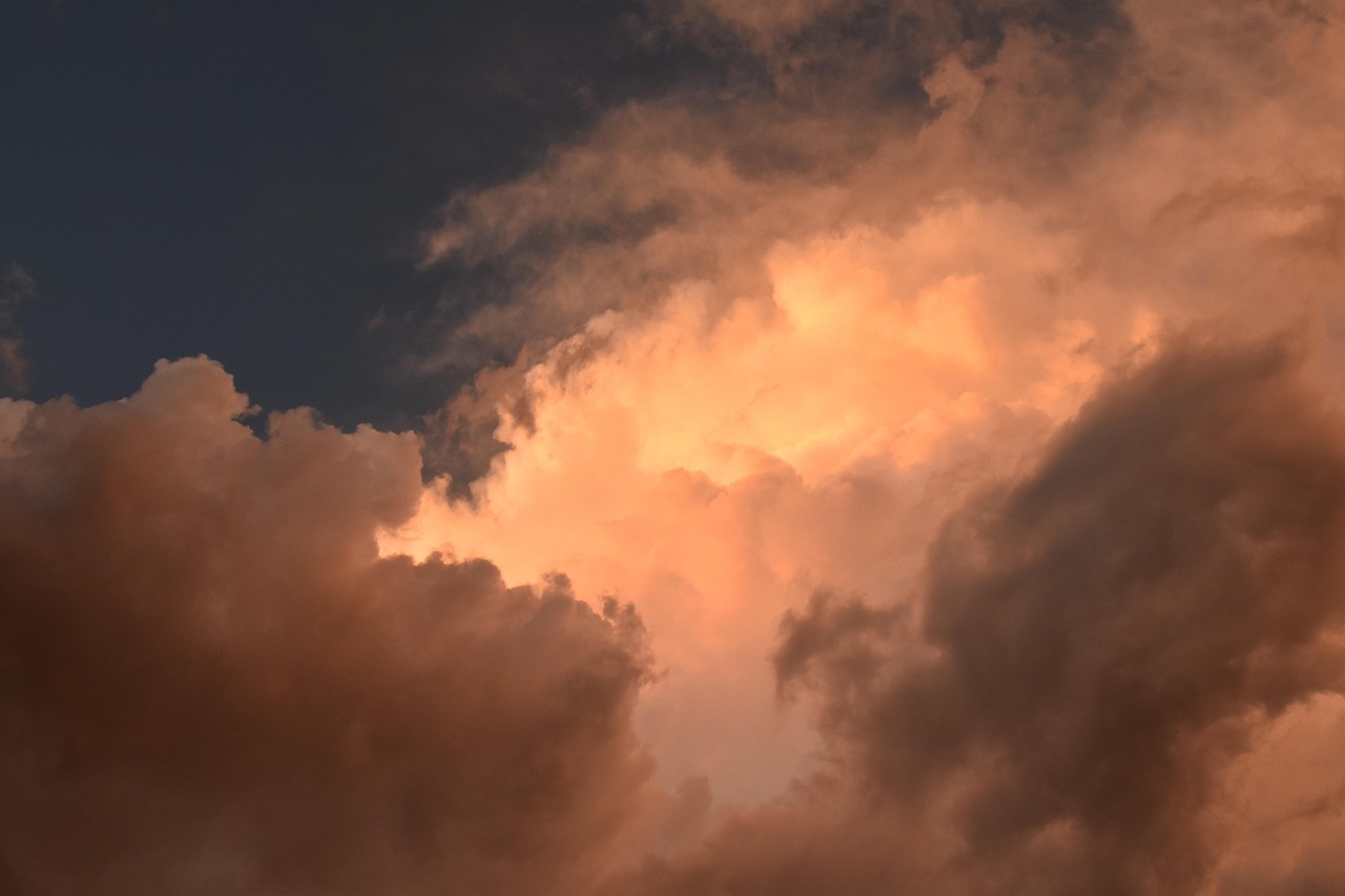 consultez les dernières prévisions météo en temps réel pour votre région et restez informé des conditions climatiques.