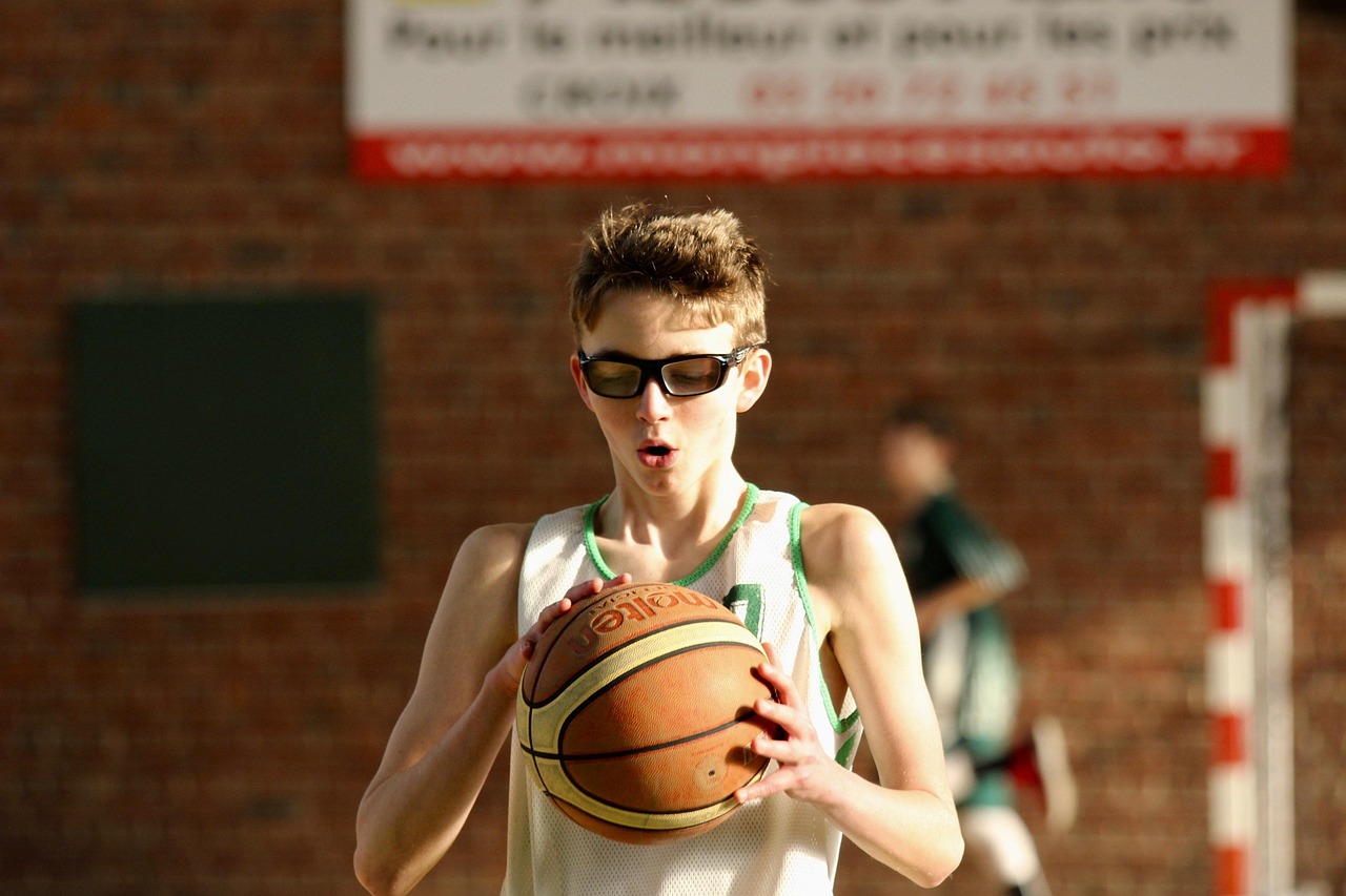 participez au tournoi de basketball 3x3, une compétition dynamique et intense qui rassemble les meilleurs joueurs pour des matchs rapides et spectaculaires.